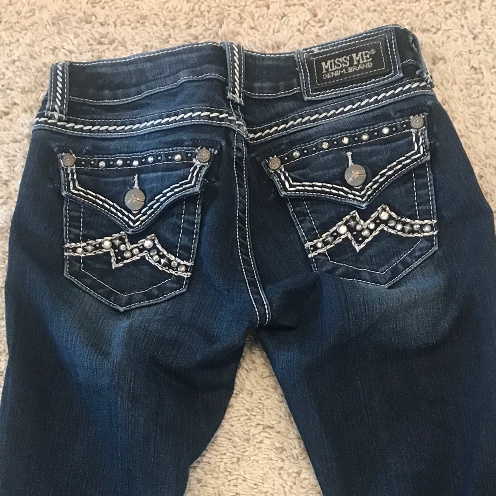 Buckle Exclusive Miss Me Easy Crop 💙👖